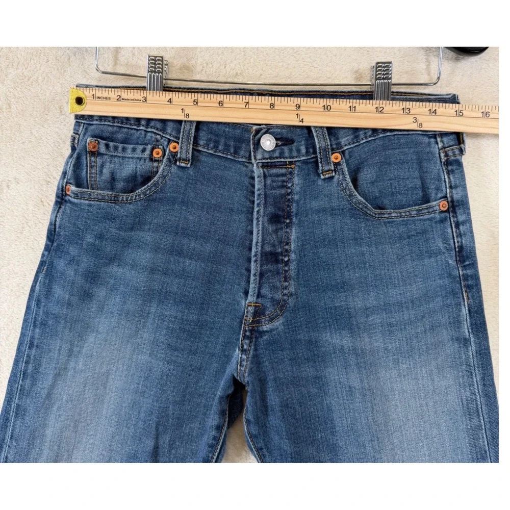 Levis 501 Original Fit Jeans Mens 30x32 Medium Wash Blue Button Fly Straight Leg